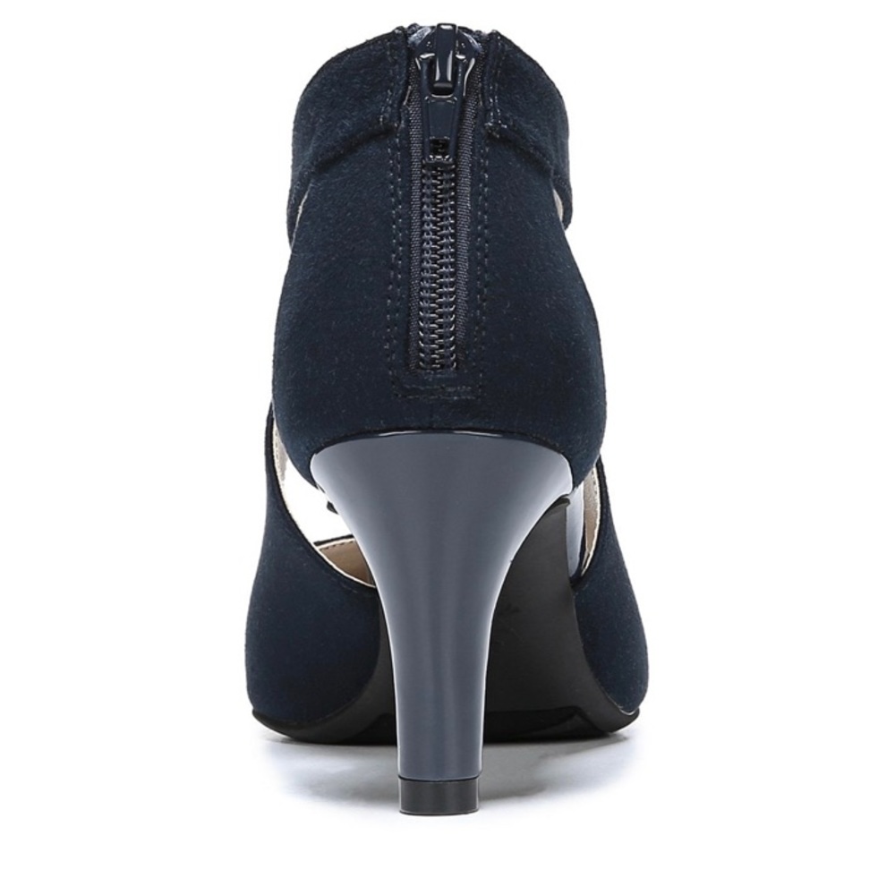 Women's Giovanna Pump Navy Heel - Picture 7 of 11